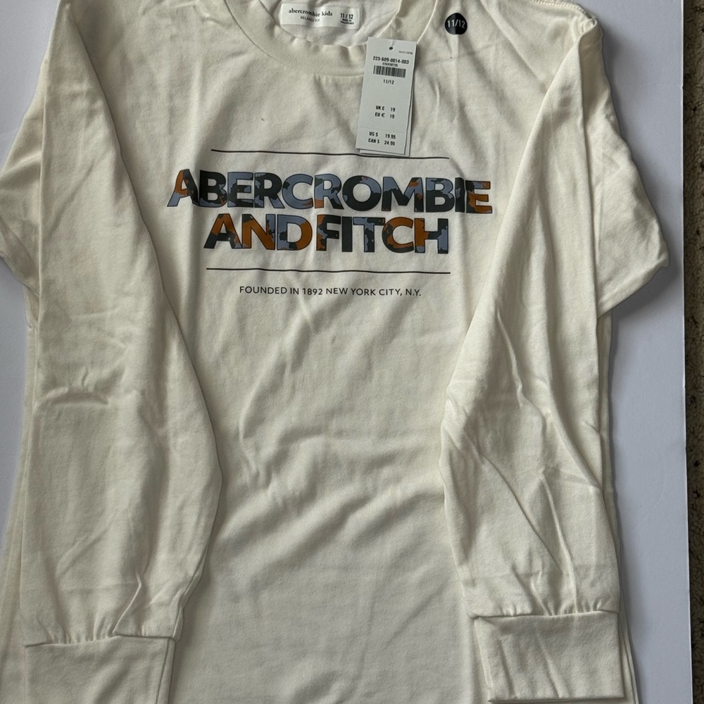 Abercrombie Kids Cream Long Sleeve Tee Boys (11/12)